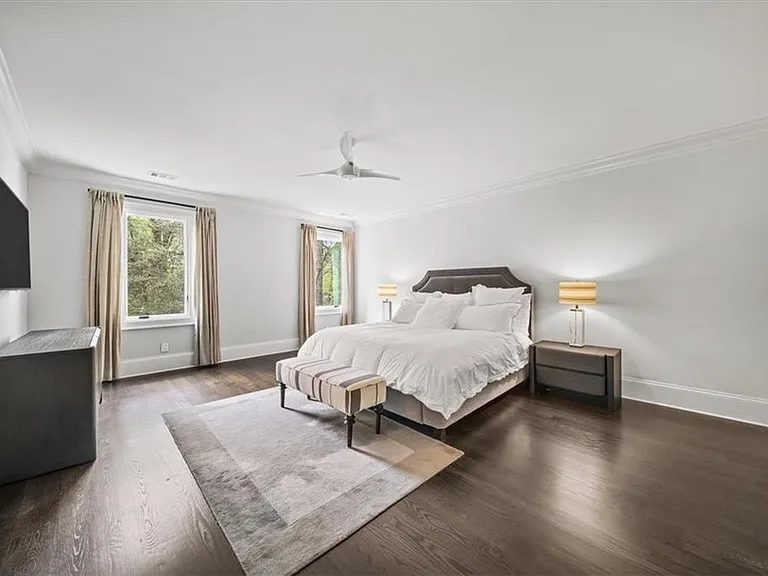 5-Bedroom Single-Family Home for Sale in Atlanta, GA – 3 Old Paces Pl NW – $2,595,000 - photo 4