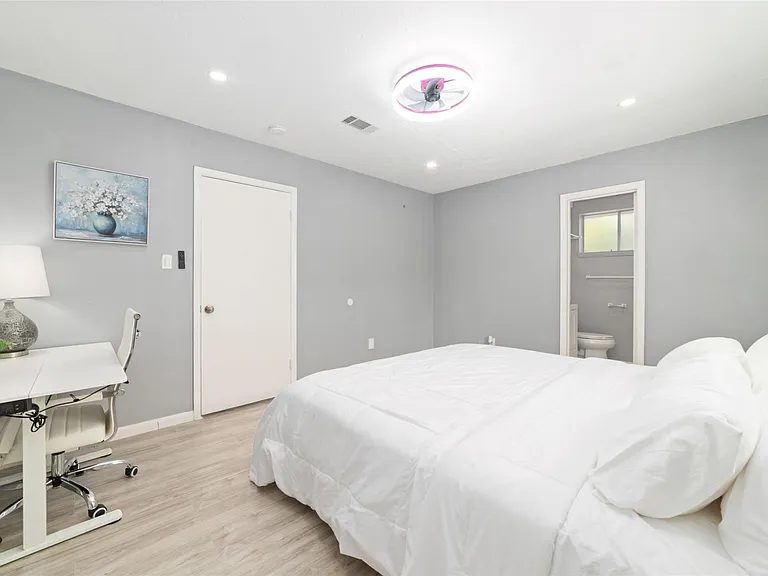 Nhà bán 4 phòng ngủ tại Houston, TX - $250,000 - ảnh 3