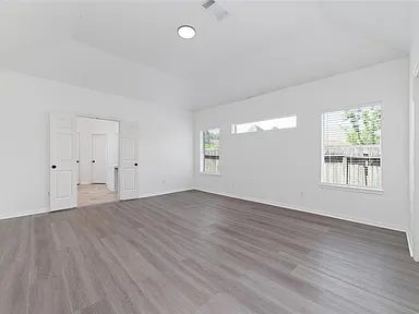 4-Bedroom Single-Family Home for Sale in Houston, TX – 12633 Memorial Dr – $299,000 - photo 7