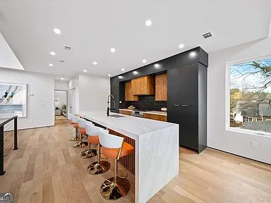 Nhà bán 5 phòng ngủ tại Atlanta, GA - $900,000 - ảnh 3