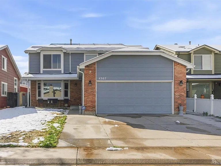 Nhà bán 6 phòng ngủ tại Denver, CO - $575,000