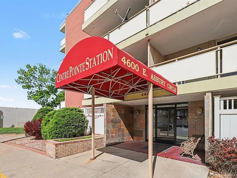 Nhà bán 1 phòng ngủ tại Denver, CO - $155,000