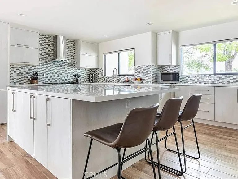 Nhà bán 5 phòng ngủ tại Anaheim, CA - $1,850,000 - ảnh 4
