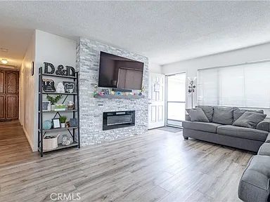 Nhà bán 3 phòng ngủ tại Los Alamitos, CA - $1,700,000 - ảnh 2