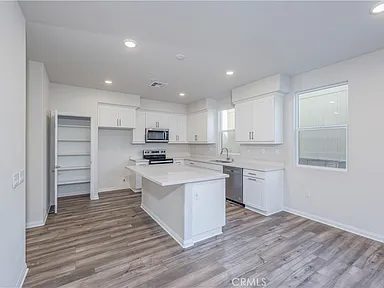 3-Bedroom Single-Family Home for Sale in Upland, CA – 466 Meyer Pl – $698,000 - photo 2