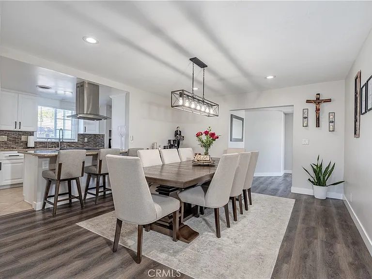 4-Bedroom Multifamily Property for Sale in Anaheim, CA – 824 S Dune St – $1,750,000 - photo 2
