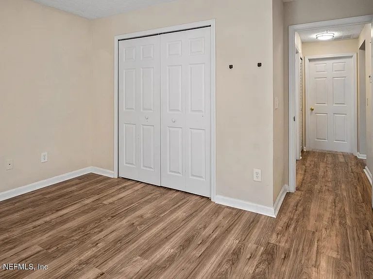 3-Bedroom Condo for Sale in Jacksonville, FL – 7047 DEER LODGE Circle #106 – $169,000 - photo 4