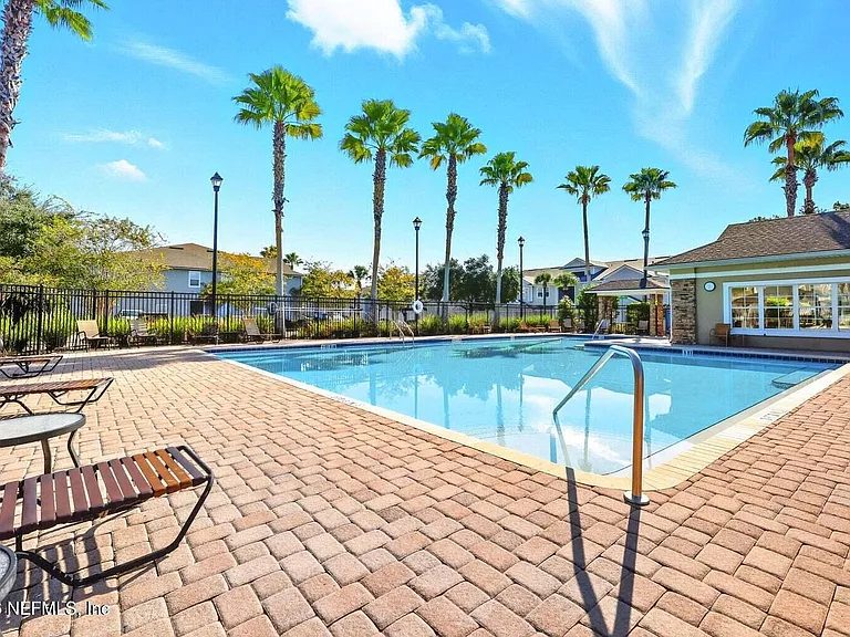 3-Bedroom Condo for Sale in Jacksonville, FL – 7047 DEER LODGE Circle #106 – $169,000 - photo 8