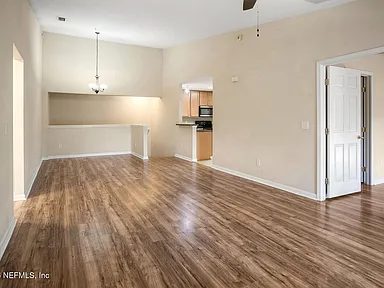 3-Bedroom Condo for Sale in Jacksonville, FL – 7047 DEER LODGE Circle #106 – $169,000 - photo 2