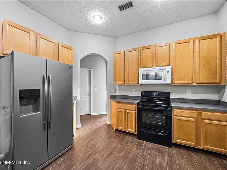 4-Bedroom Single-Family Home for Sale in Jacksonville, FL – 8871 CANOPY OAKS Drive – $499,000 - photo 6