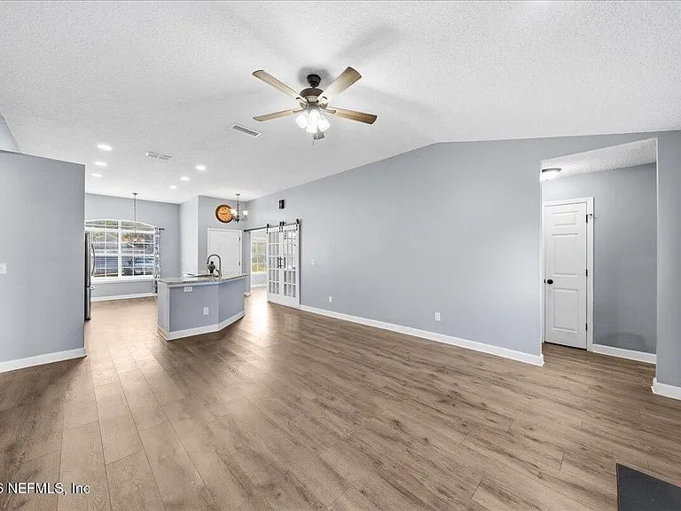 3-Bedroom Single-Family Home for Sale in Jacksonville, FL – 7945 DELTA POST Drive S – $275,000 - photo 4