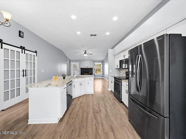 3-Bedroom Single-Family Home for Sale in Jacksonville, FL – 7945 DELTA POST Drive S – $275,000 - photo 5