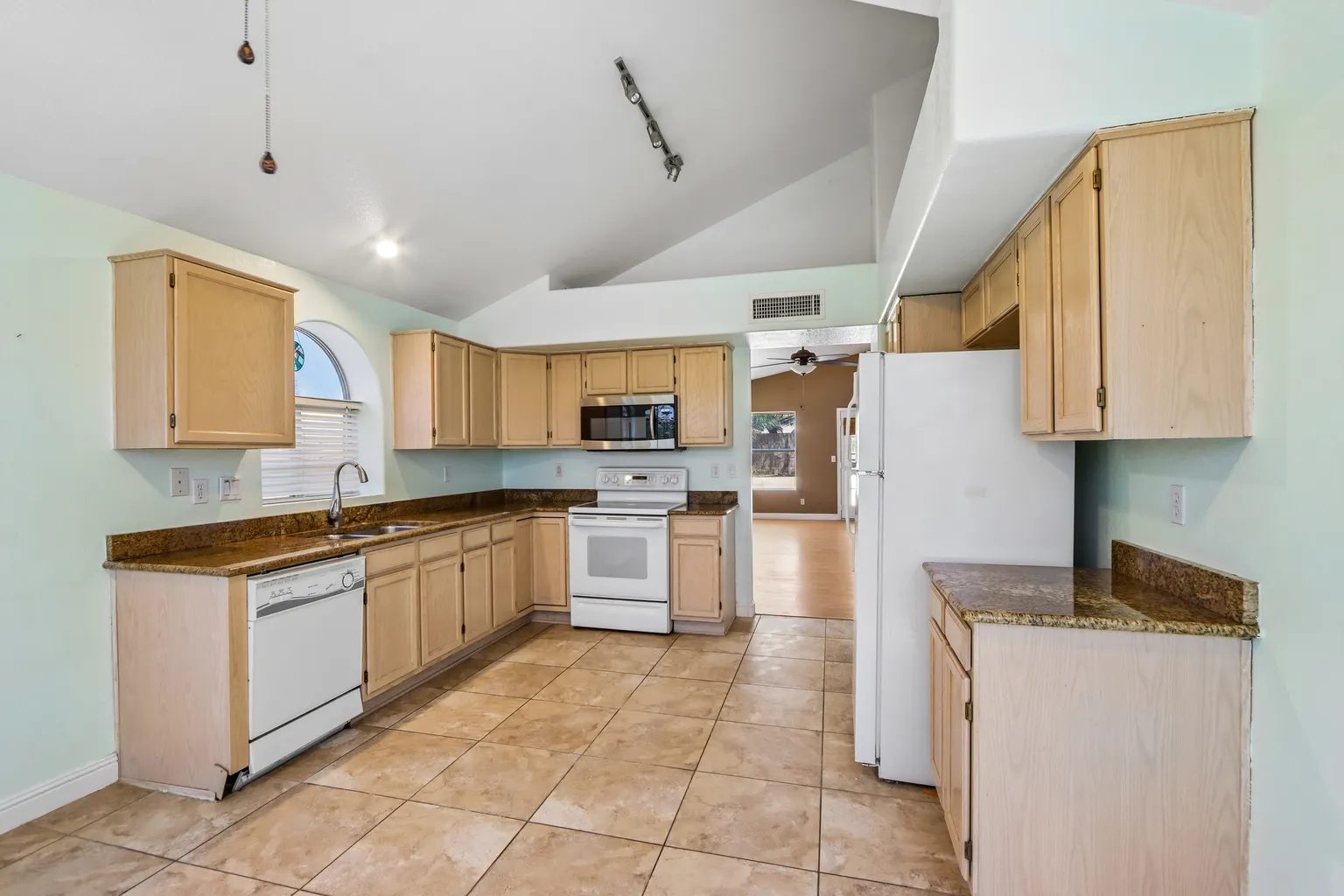 2-Bedroom Single-Family Home for Sale in Goodyear, AZ – 10177 S HACIENDA Drive – $325,000 - photo 3