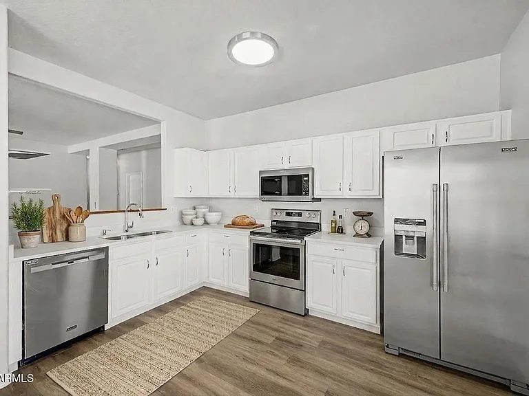 3-Bedroom Single-Family Home for Sale in Chandler, AZ – 1368 S WAGON WHEEL Court – $415,000 - photo 4