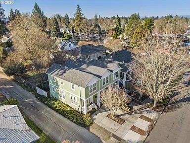 6-Bedroom Single-Family Home for Sale in Hillsboro, OR – 121 SE 8th Ave – $1,049,999 - photo 10