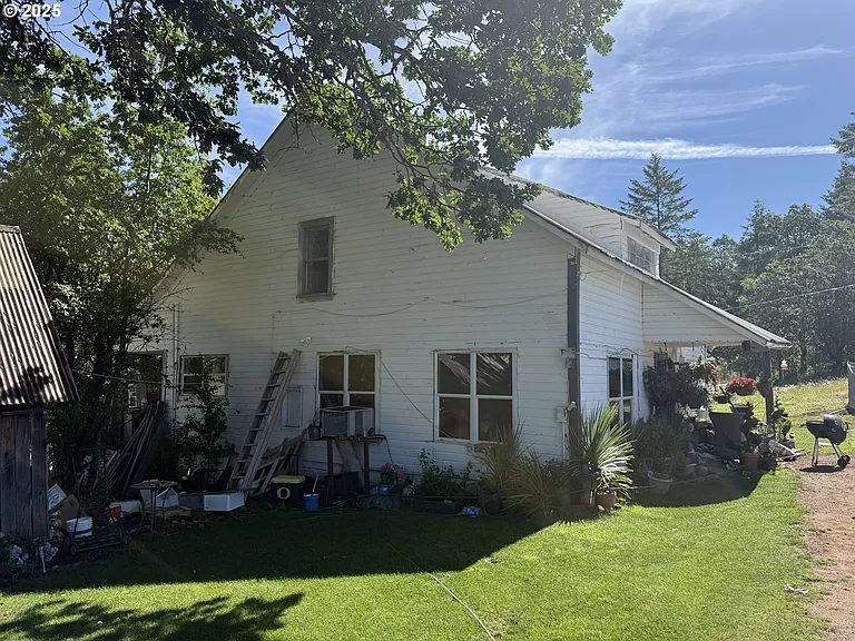 3-Bedroom Single-Family Home for Sale in Westfir, OR – 77220 Bar B L Ranch Rd – $2,999,000 - photo 10