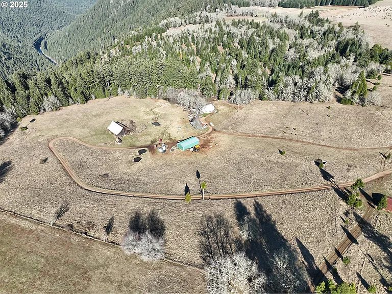 3-Bedroom Single-Family Home for Sale in Westfir, OR – 77220 Bar B L Ranch Rd – $2,999,000 - photo 13