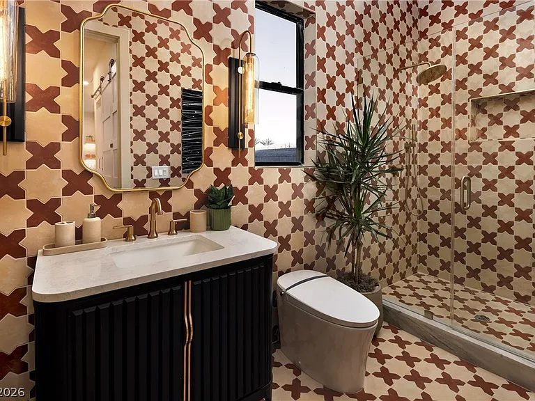 Nhà bán 4 phòng ngủ tại Las Vegas, NV - $3,400,000 - ảnh 13