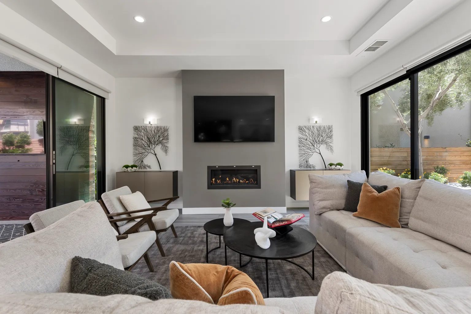 Nhà bán 4 phòng ngủ tại Summerlin, NV - $2,399,999 - ảnh 2