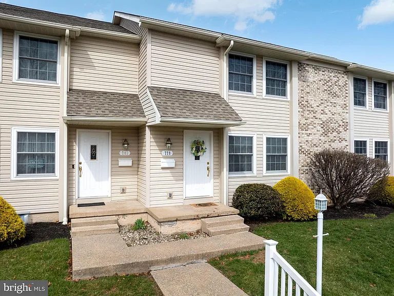 Nhà bán 3 phòng ngủ tại State College, PA - $285,000
