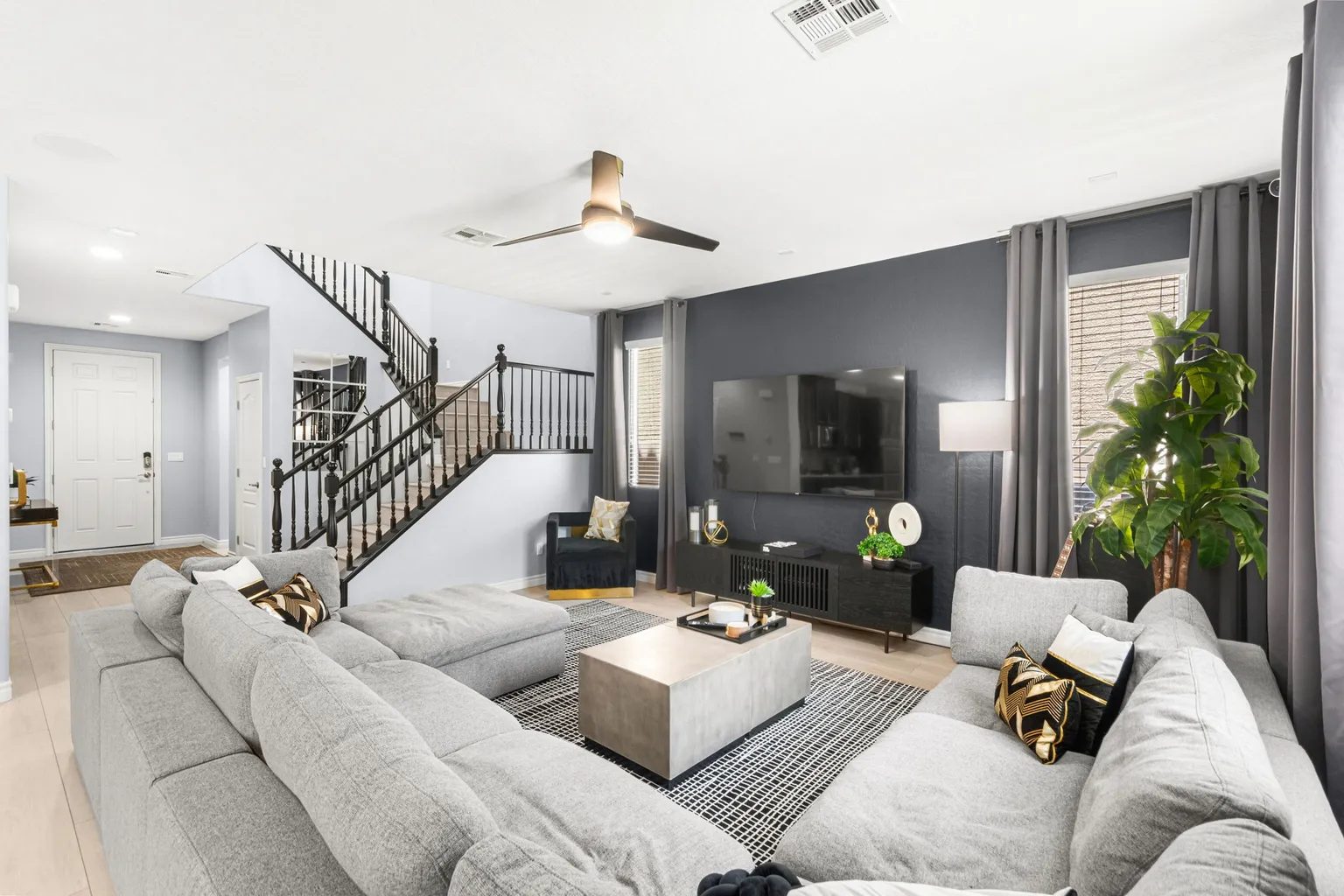 Nhà bán 3 phòng ngủ tại Las Vegas, NV - $750,000 - ảnh 2