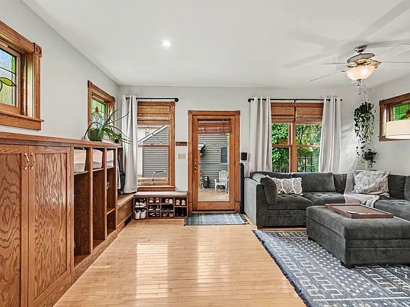 3-Bedroom Single-Family Home for Sale in Minneapolis, MN – 900424 8th Ave NE – $599,900 - photo 6