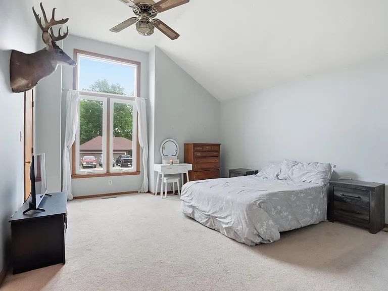 3-Bedroom Single-Family Home for Sale in Springfield, MO – 3463 S Meadowlark Avenue – $239,900 - photo 5