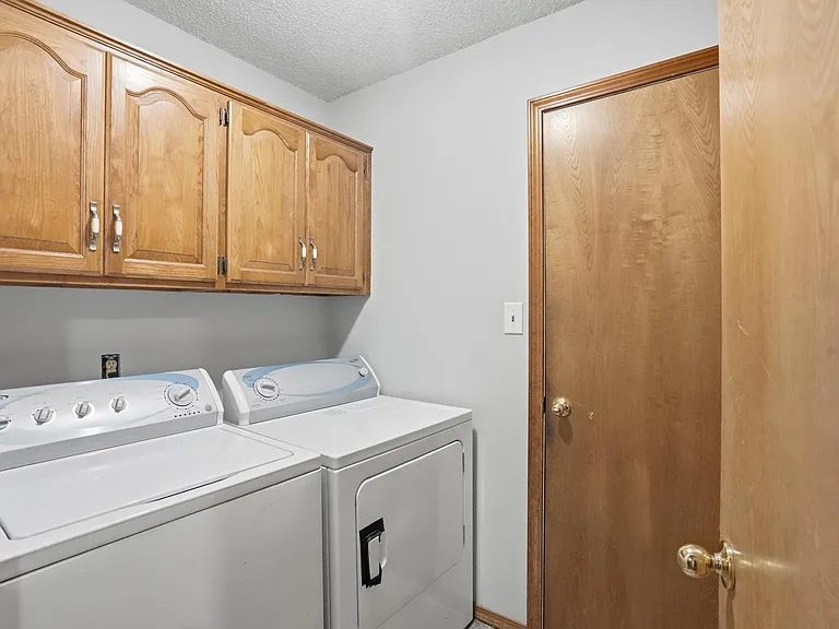 3-Bedroom Single-Family Home for Sale in Springfield, MO – 3463 S Meadowlark Avenue – $239,900 - photo 7