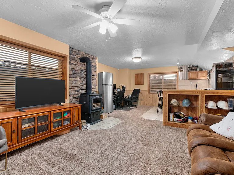 4-Bedroom Single-Family Home for Sale in Tooele, UT – 892 W 580 S – $410,000 - photo 8