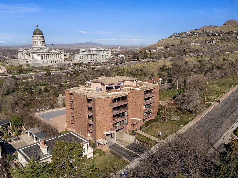 3-Bedroom Multifamily Property for Sale in Salt Lake City, UT – 303 N A St #503 – $625,000 - photo 2