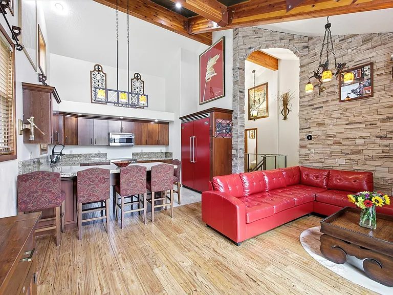 3-Bedroom Multifamily Property for Sale in Park City, UT – 17 Daly Ave – $2,750,000 - photo 6