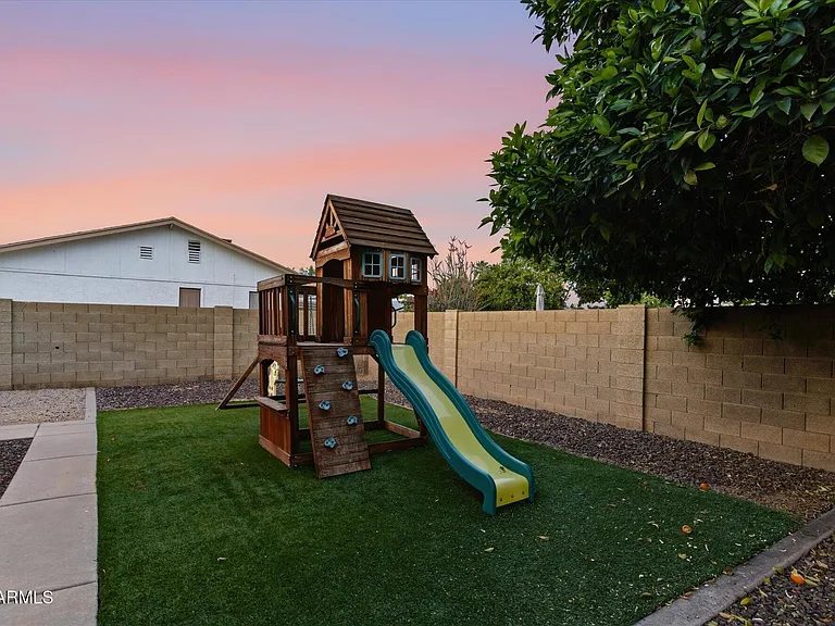 4-Bedroom Single-Family Home for Sale in Scottsdale, AZ – 14041 N 59TH Place – $999,000 - photo 17