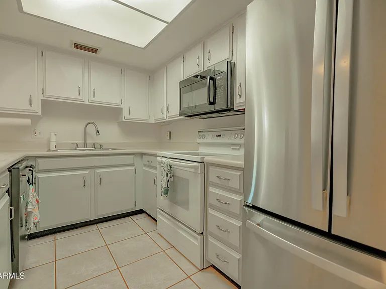 2-Bedroom Townhome for Sale in Mesa, AZ – 1342 W EMERALD Avenue #339 – $265,000 - photo 8