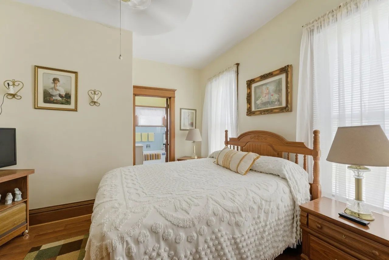 1-Bedroom Single-Family Home for Sale in Aledo, IL – 504 SE 4th Ave – $134,000 - photo 5