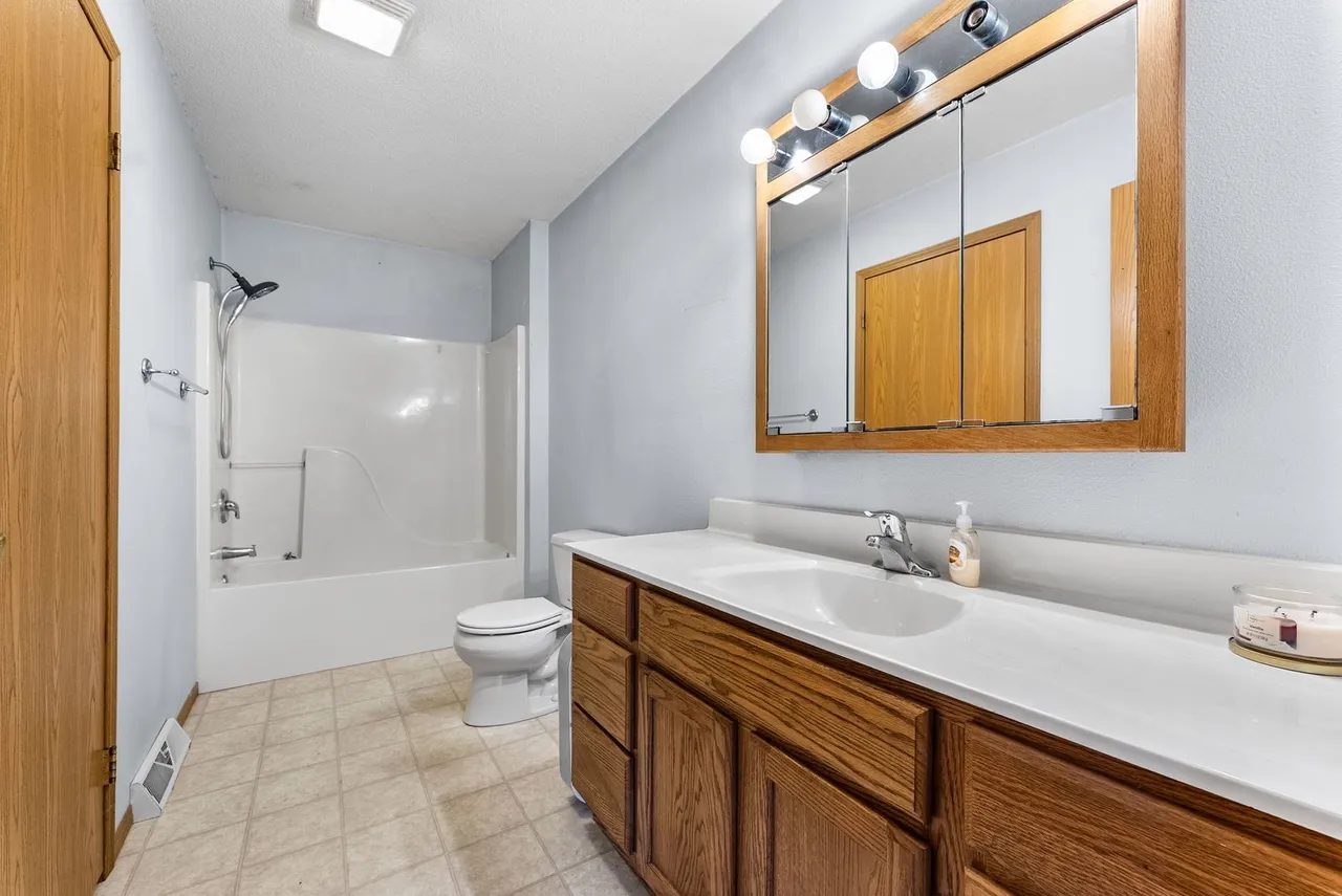 2-Bedroom Single-Family Home for Sale in New Boston, IL – 449 83rd Ave – $154,000 - photo 7