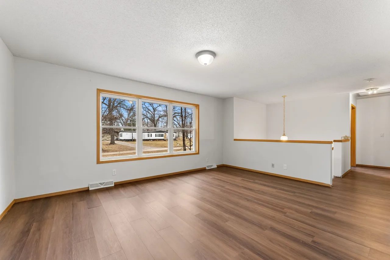 2-Bedroom Single-Family Home for Sale in New Boston, IL – 449 83rd Ave – $154,000 - photo 3