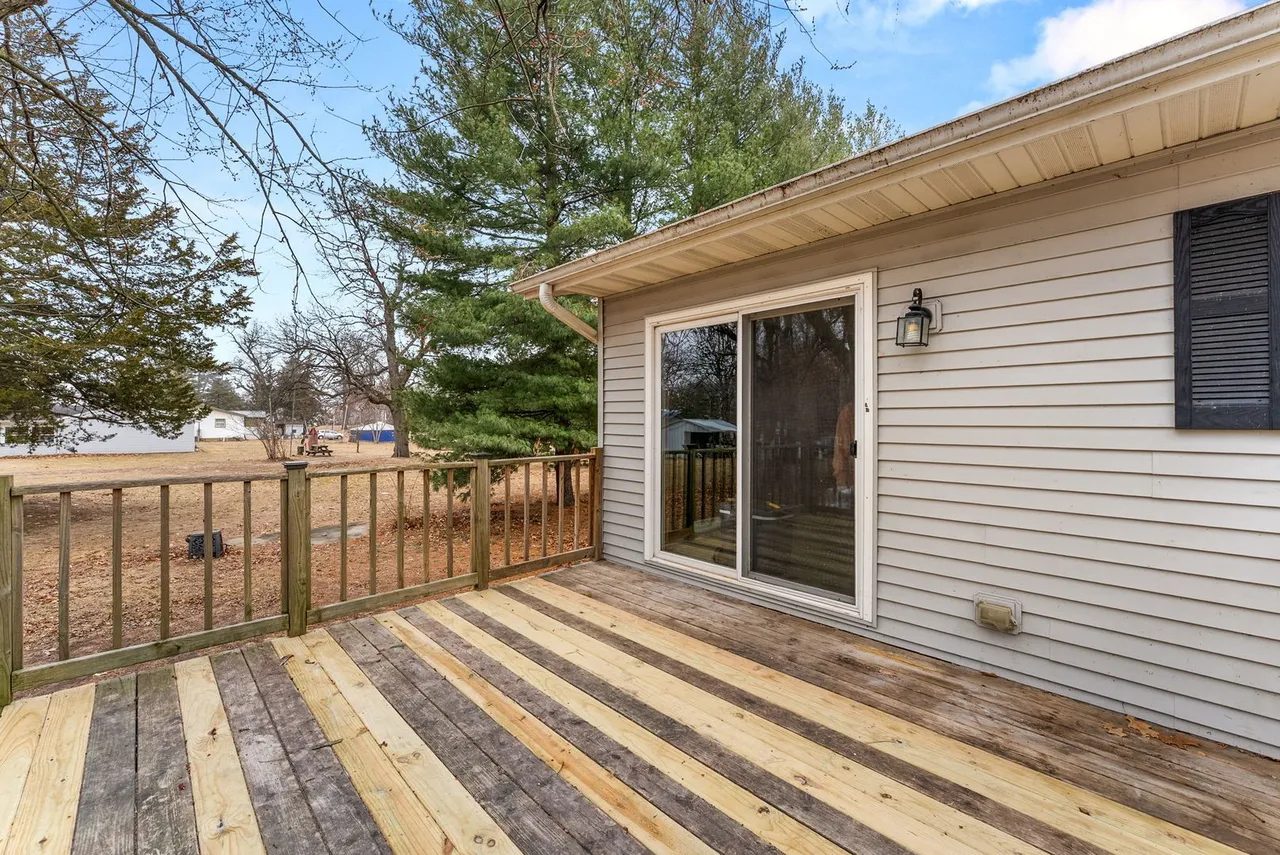 2-Bedroom Single-Family Home for Sale in New Boston, IL – 449 83rd Ave – $154,000 - photo 10