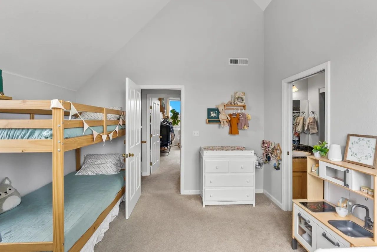 Nhà bán 2 phòng ngủ tại Freedom, CA - $640,000 - ảnh 6