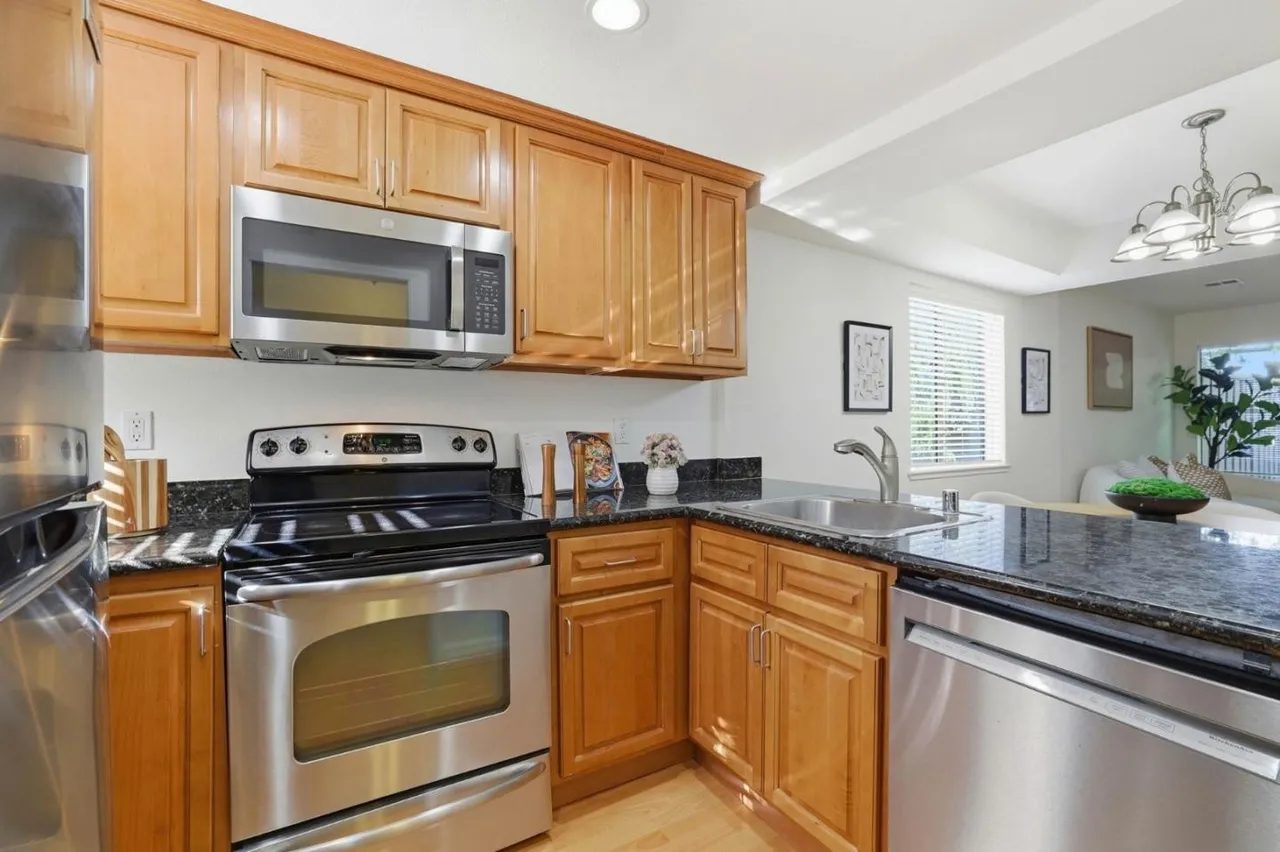 Nhà bán 2 phòng ngủ tại Santa Clara, CA - $749,000 - ảnh 2