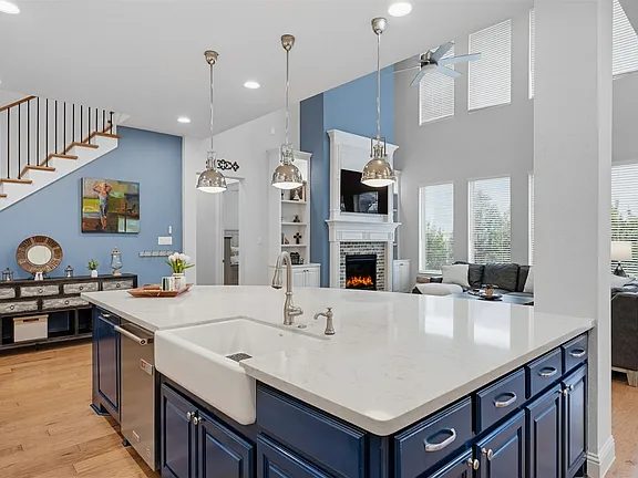 Nhà bán 4 phòng ngủ tại Dallas, TX - $1,050,000 - ảnh 6