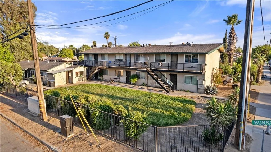 16-Bedroom Multifamily Property for Sale in Fresno, CA – 3940 E Burns Ave – $1,175,000 - photo 4