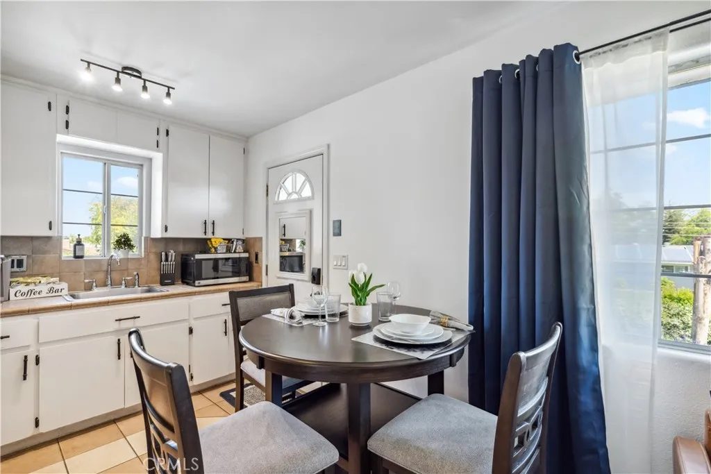 Nhà bán 5 phòng ngủ tại Fresno, CA - $619,000 - ảnh 14