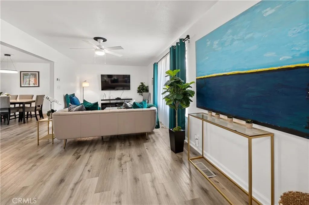 Nhà bán 5 phòng ngủ tại Fresno, CA - $619,000 - ảnh 4