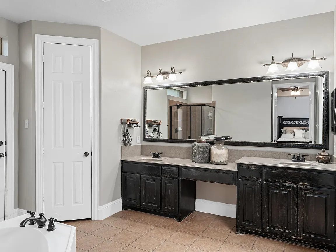 4-Bedroom Single-Family Home for Sale in Allen, TX – 1531 Evanvale Dr – $798,500 - photo 9