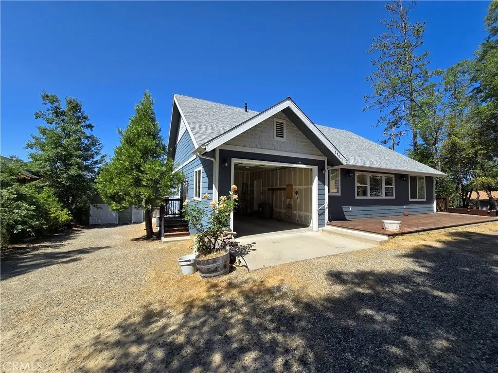 Nhà bán 3 phòng ngủ tại Bass Lake, CA - $1,150,000