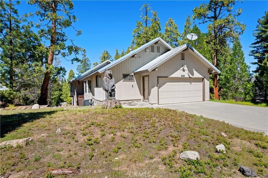 Nhà bán 3 phòng ngủ tại Shaver Lake, CA - $740,000