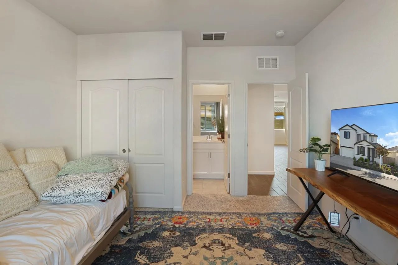 Nhà bán 5 phòng ngủ tại Manteca, CA - $710,000 - ảnh 2
