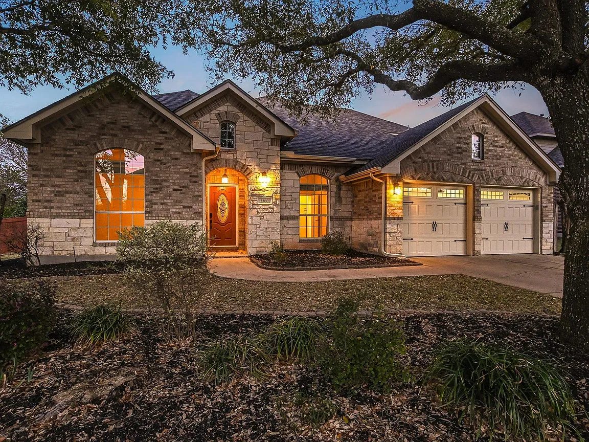Nhà bán 4 phòng ngủ tại Pflugerville, TX - $499,000