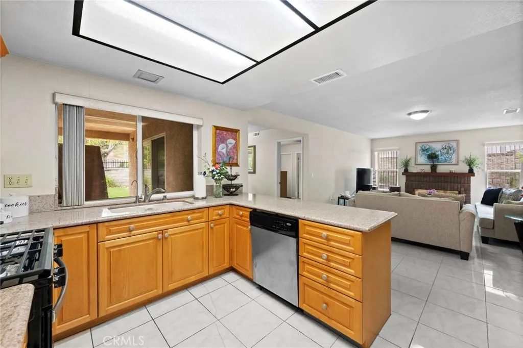 5-Bedroom Single-Family Home for Sale in Walnut, CA – 605 Bronco Way – $1,399,000 - photo 5