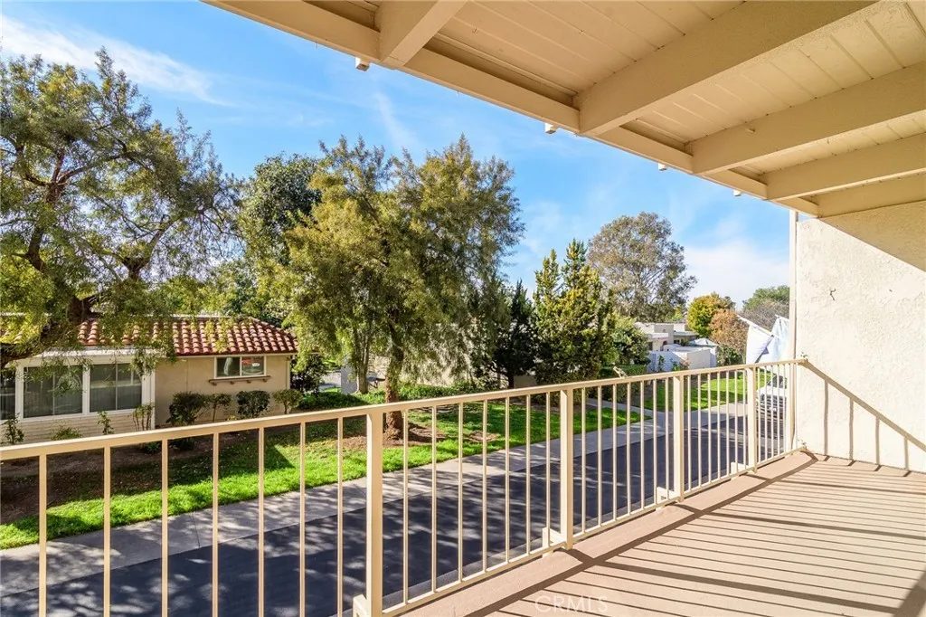 Nhà bán 2 phòng ngủ tại Laguna Woods, CA - $240,000 - ảnh 10